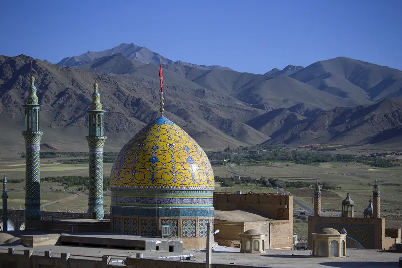آیین قالیشویان مشهد اردهال؛ جمعه‌ای که فین و خاوه قالی می‌شویند
